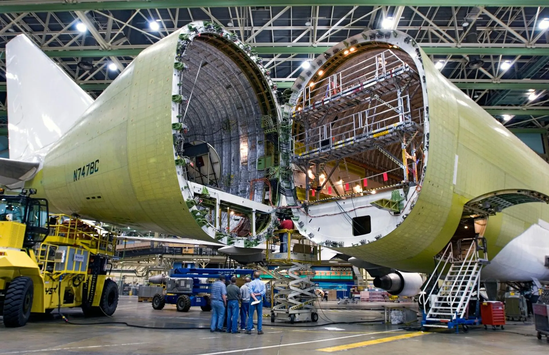 Капитал - Бразильский регулятор одобрил сделку Boeing и Embraer