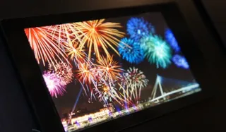 Капитал - Sharp показала суперэкраны для смартфонов