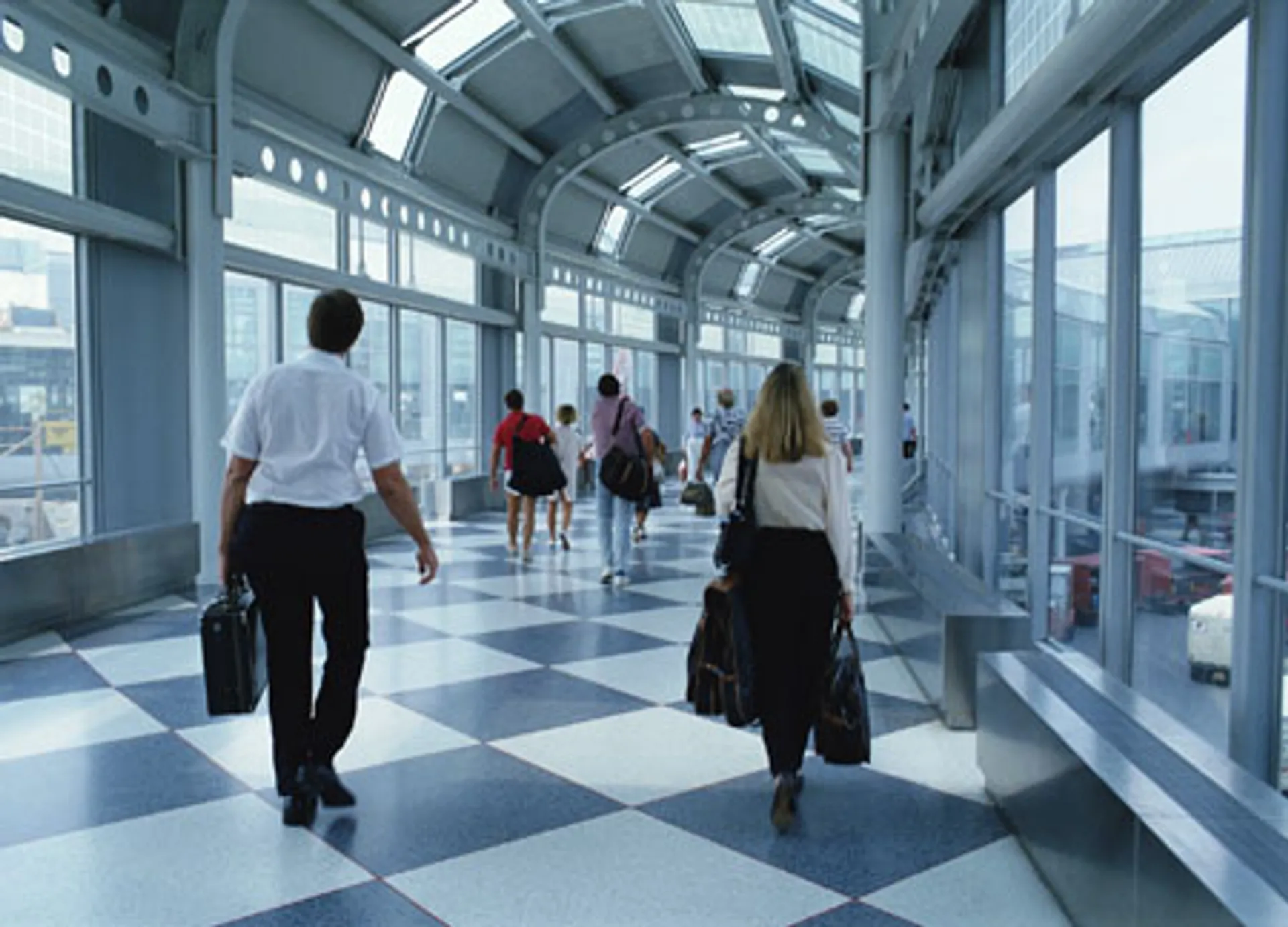 Капитал - Почему казахстанские бизнесмены «сидят на чемоданах»?