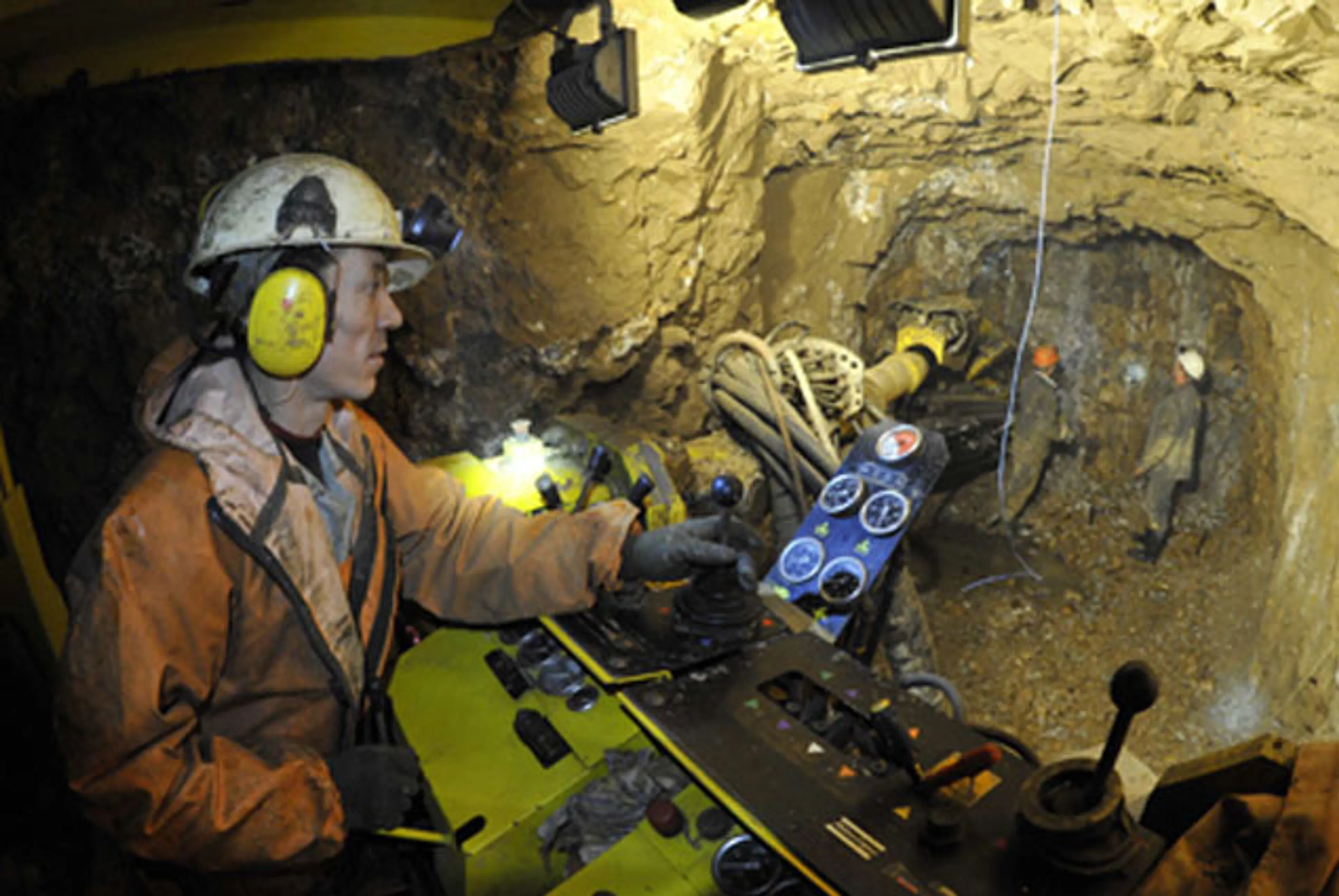 Капитал - KAZ Minerals увеличит производство золота на руднике Бозымчак