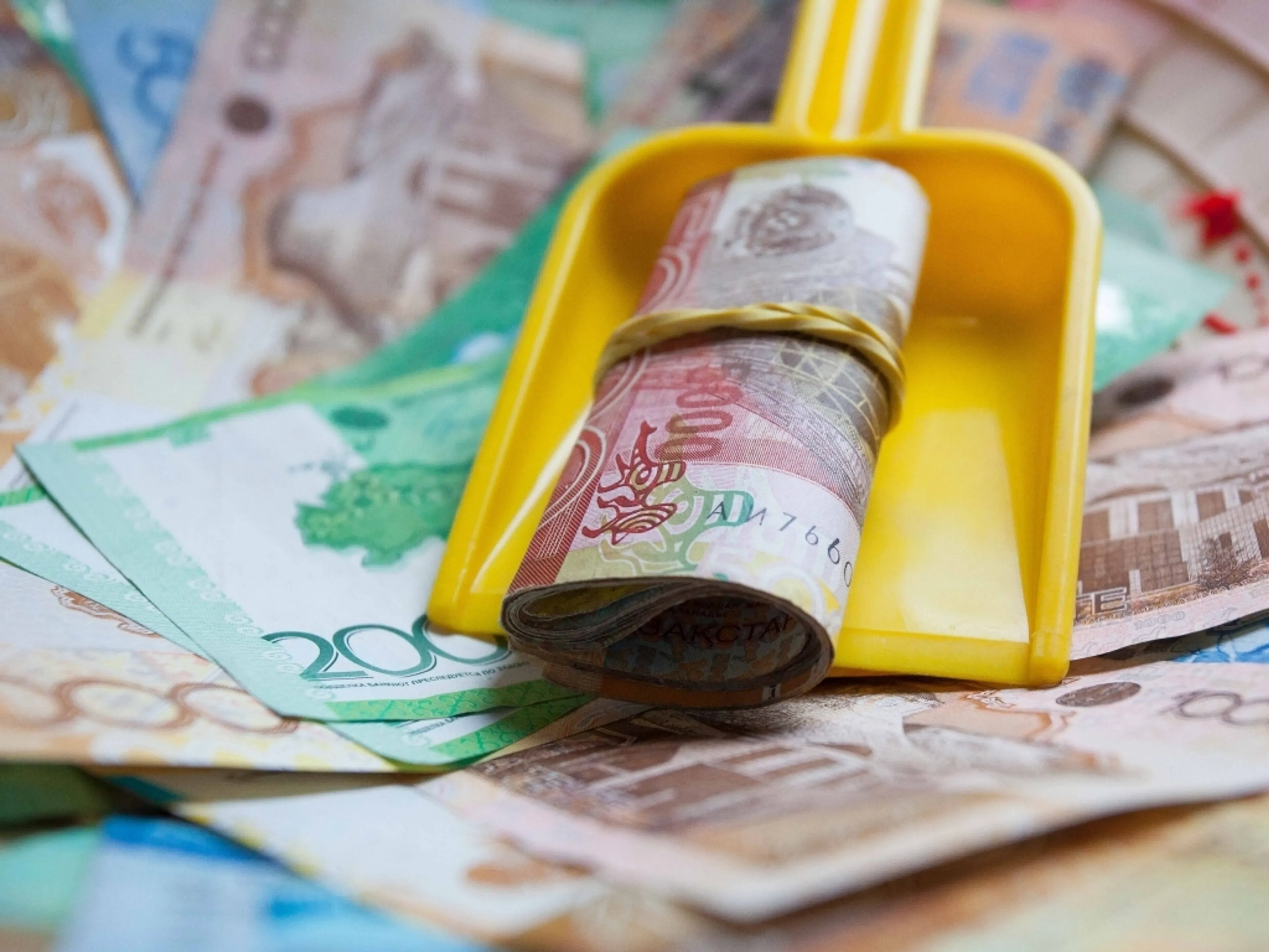 Капитал - Порядка 37 тысяч госслужащих смогут рассчитывать на повышение зарплаты