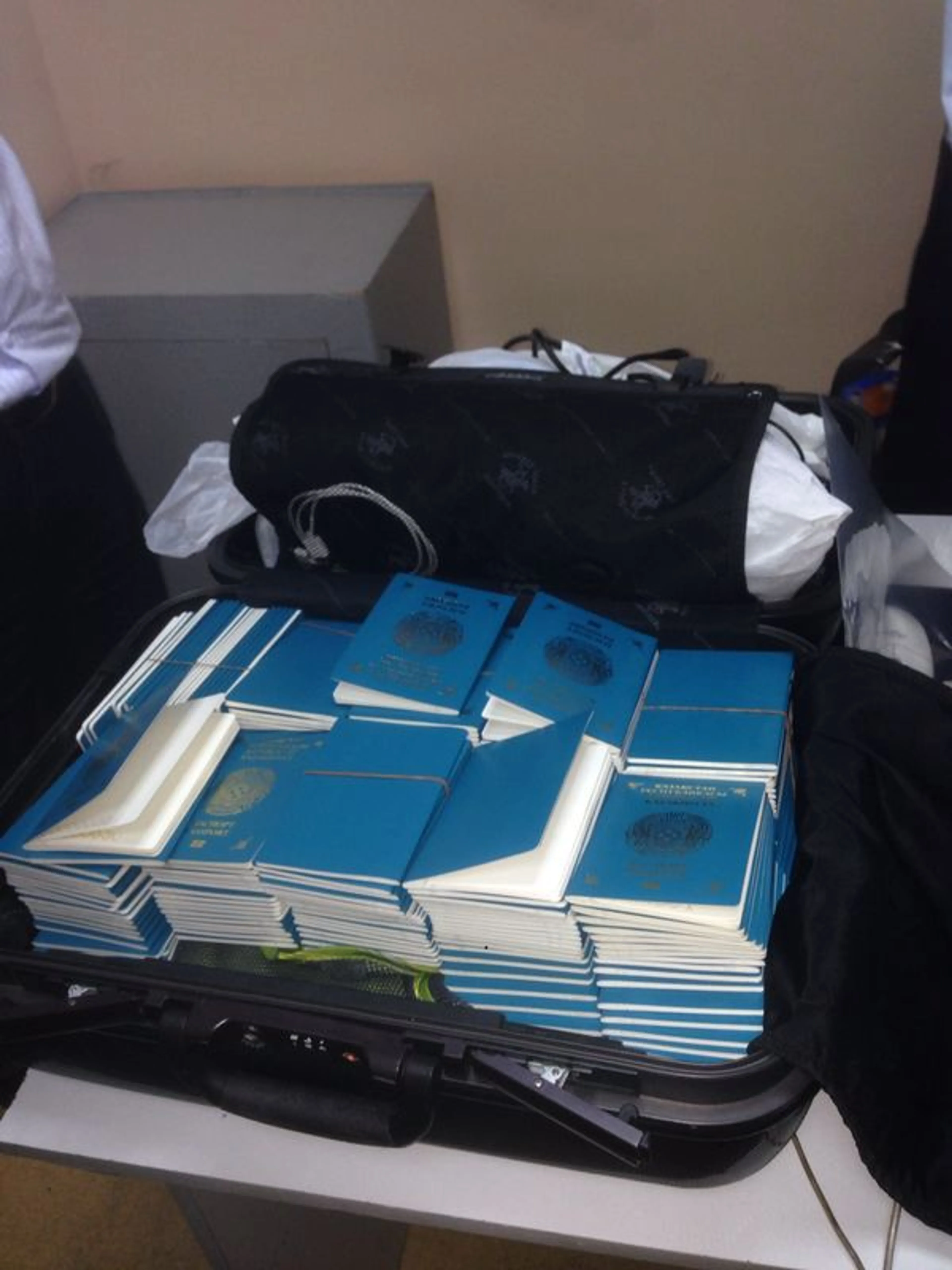 Капитал - Около 300 бланков паспортов пытались вывезти из РК