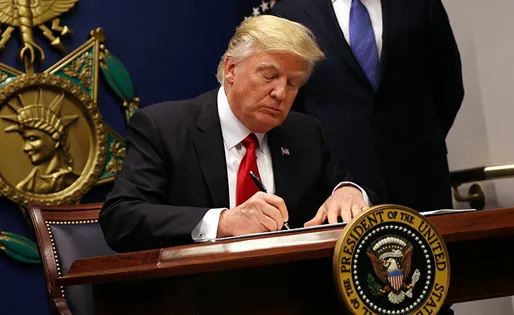 Капитал - Иммиграционный указ Дональда Трампа коснется граждан семи стран