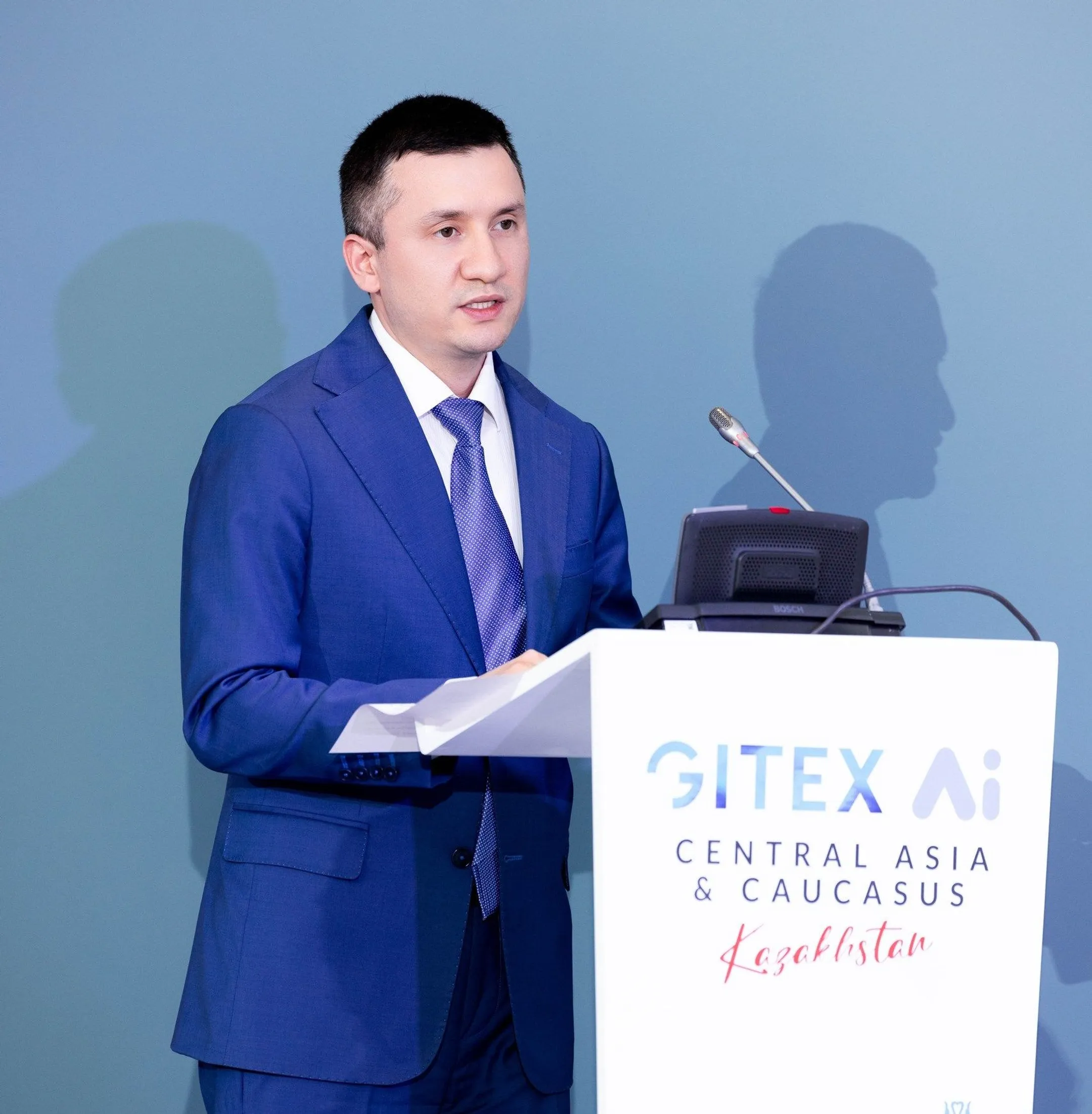 <b>Смагулов Олжас</b>