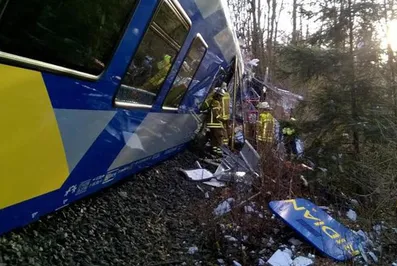 В Баварии при столкновении поездов пострадали более 150 человек