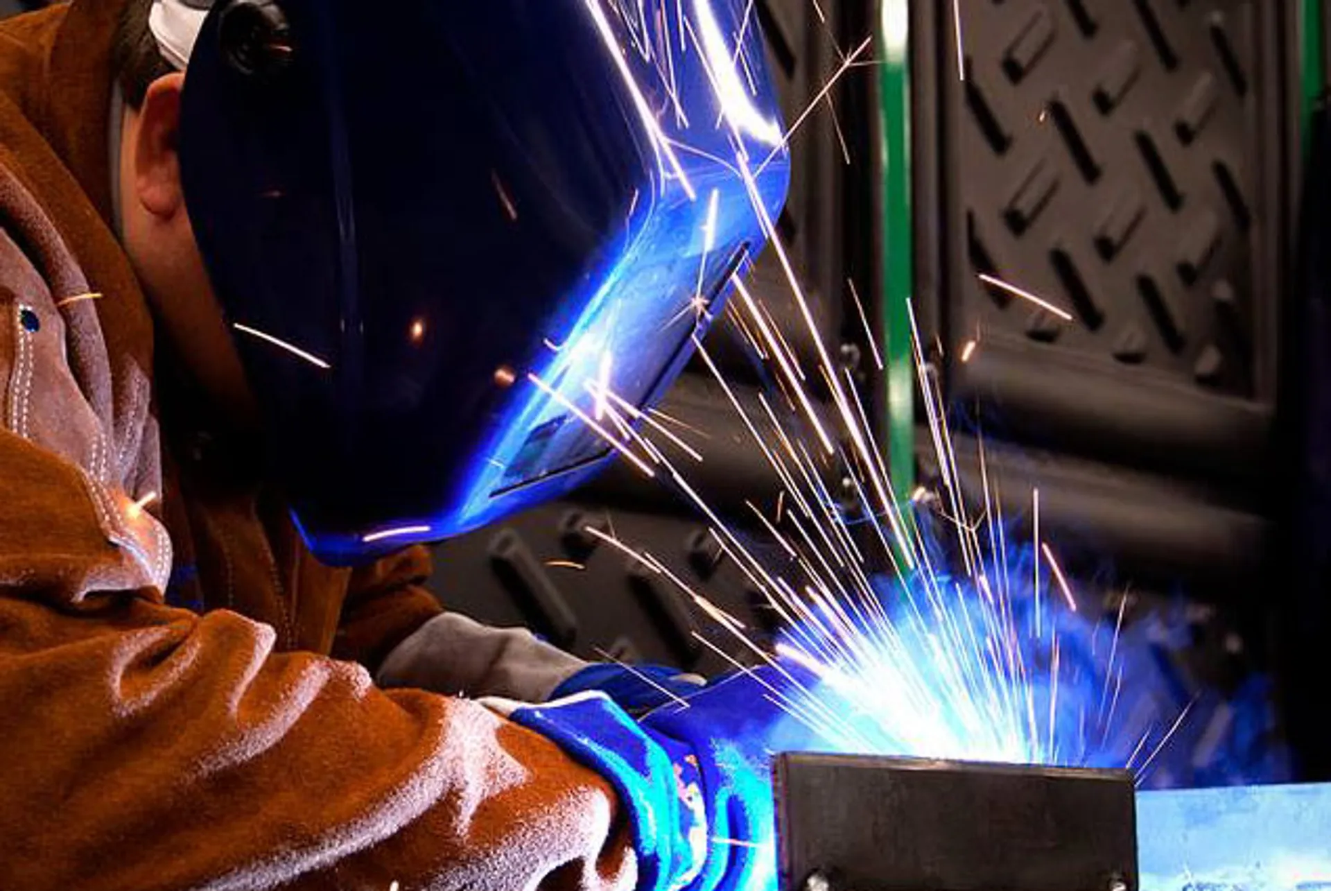 Капитал - Объем машиностроительного производства сократится на 15%