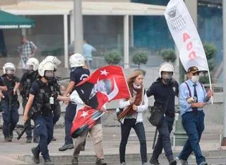 Капитал - Тысячи митингующих вышли на улицы Анкары