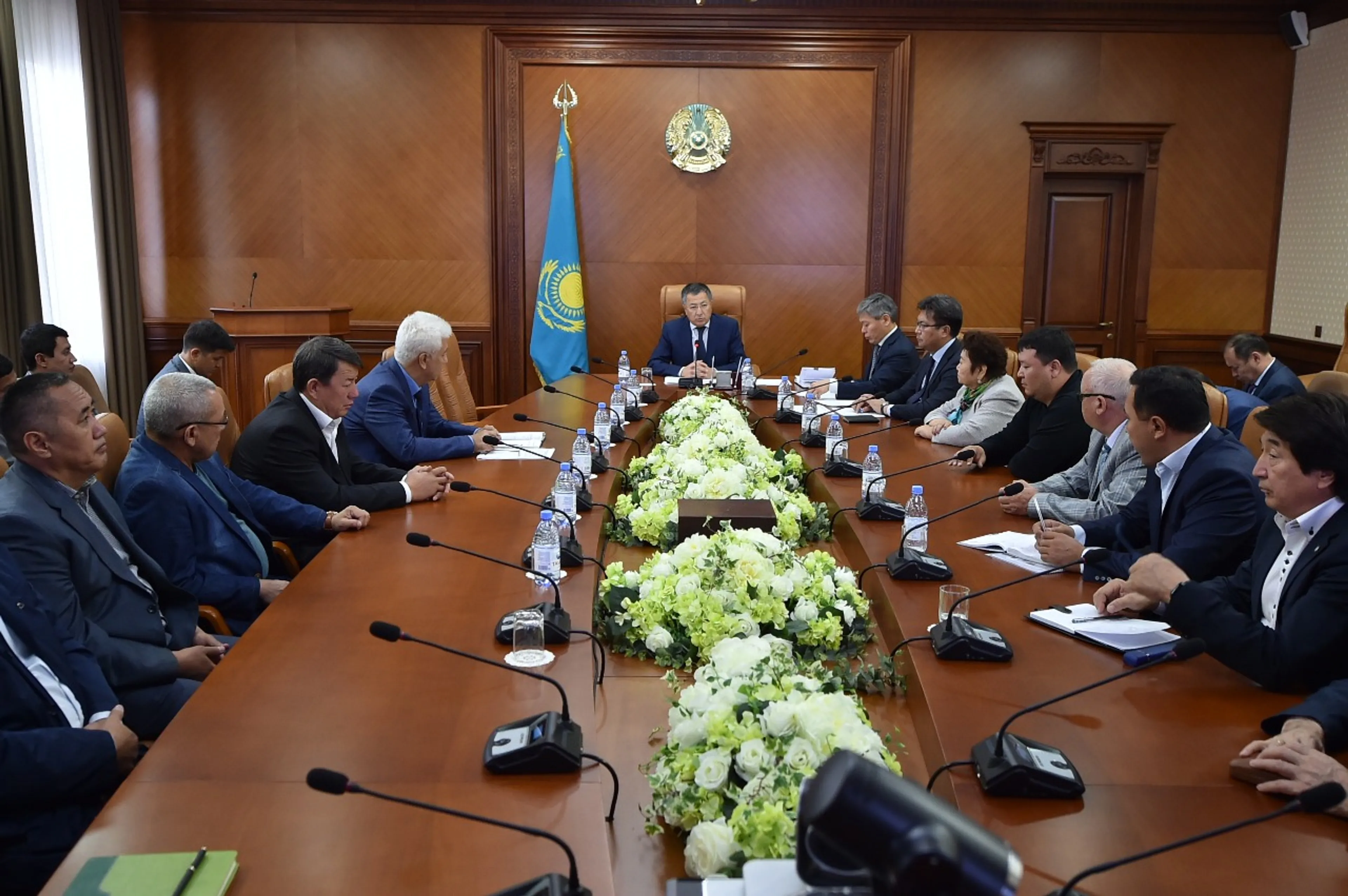 Капитал - Жансеит Туймебаев встретился с бизнесменами региона