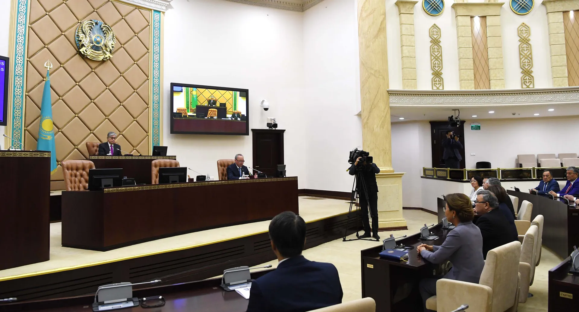 Капитал - Парламент одобрил переименование столицы