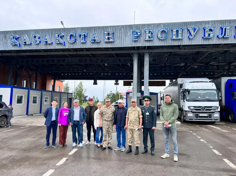 Капитал - Туристические автобусы будут пропускать на границе с РФ вне очереди