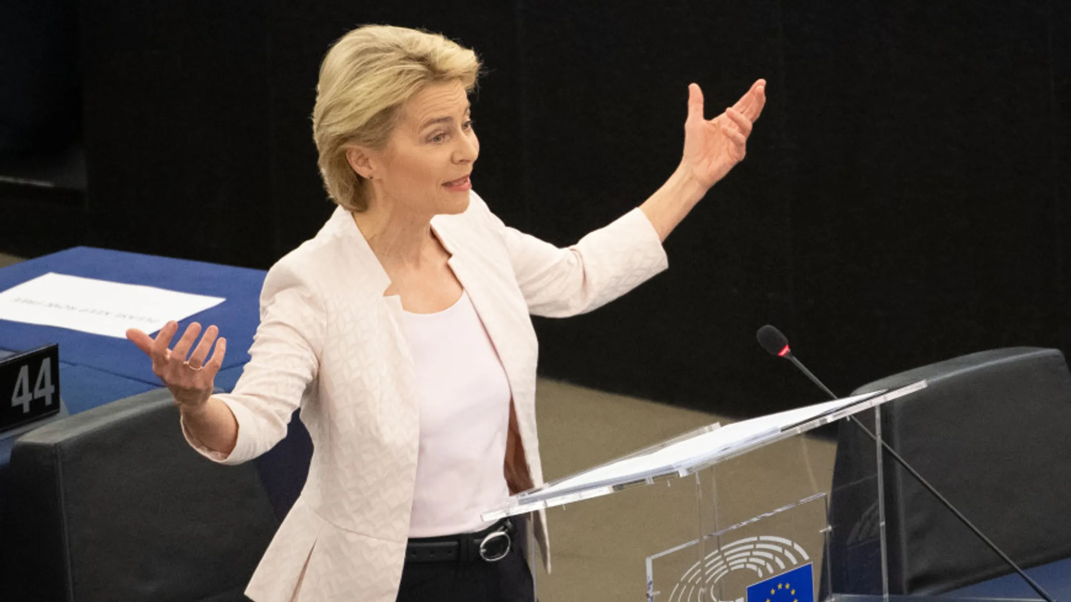 Европарламент утвердил новую главу Еврокомиссии - Image Kapital.kz