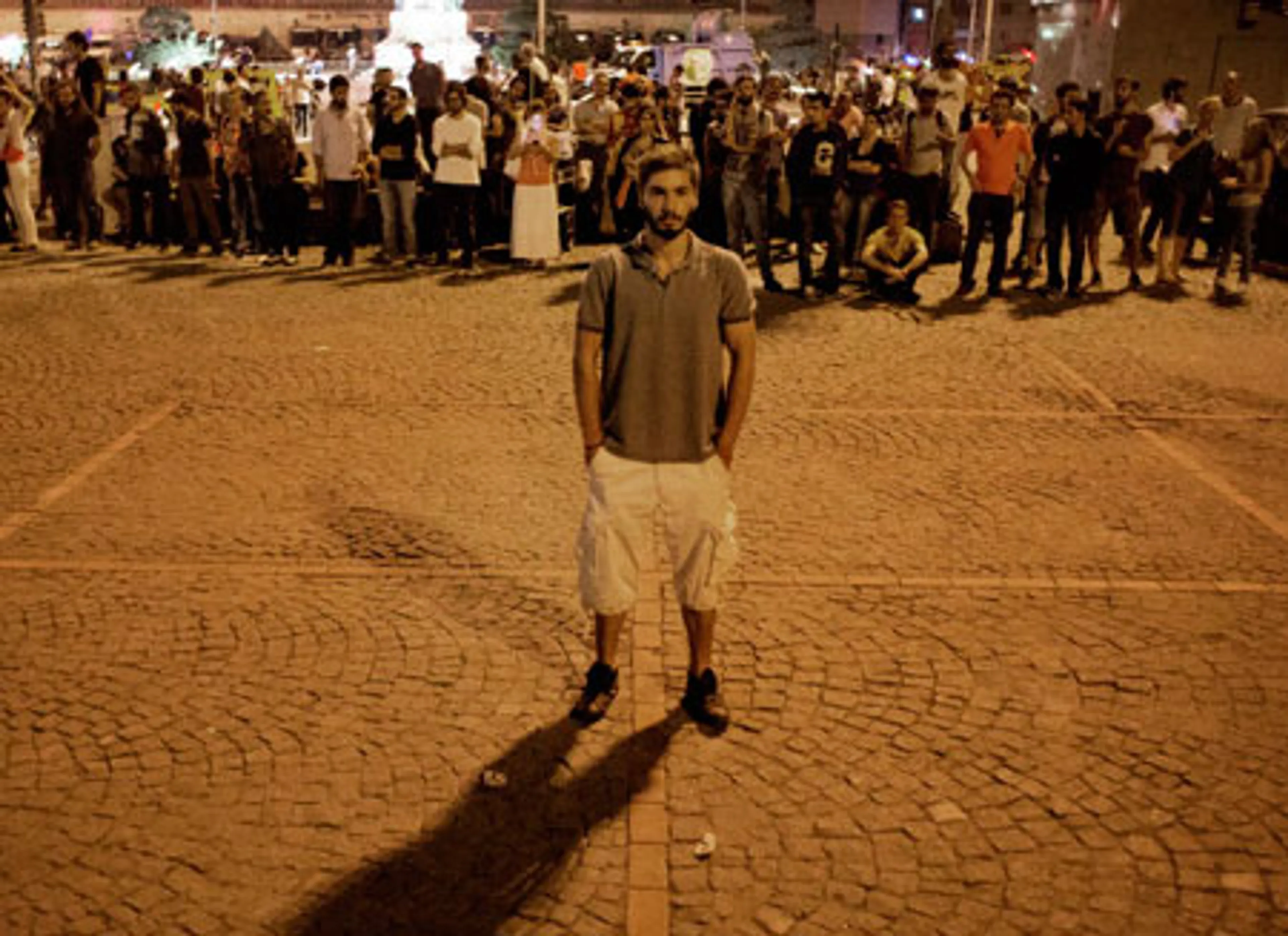 Капитал - Турция замерла в молчаливом протесте