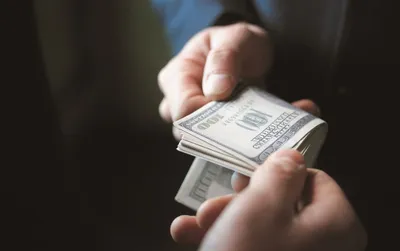 За взятку в $ 150 тысяч задержан сотрудник таможенной лаборатории