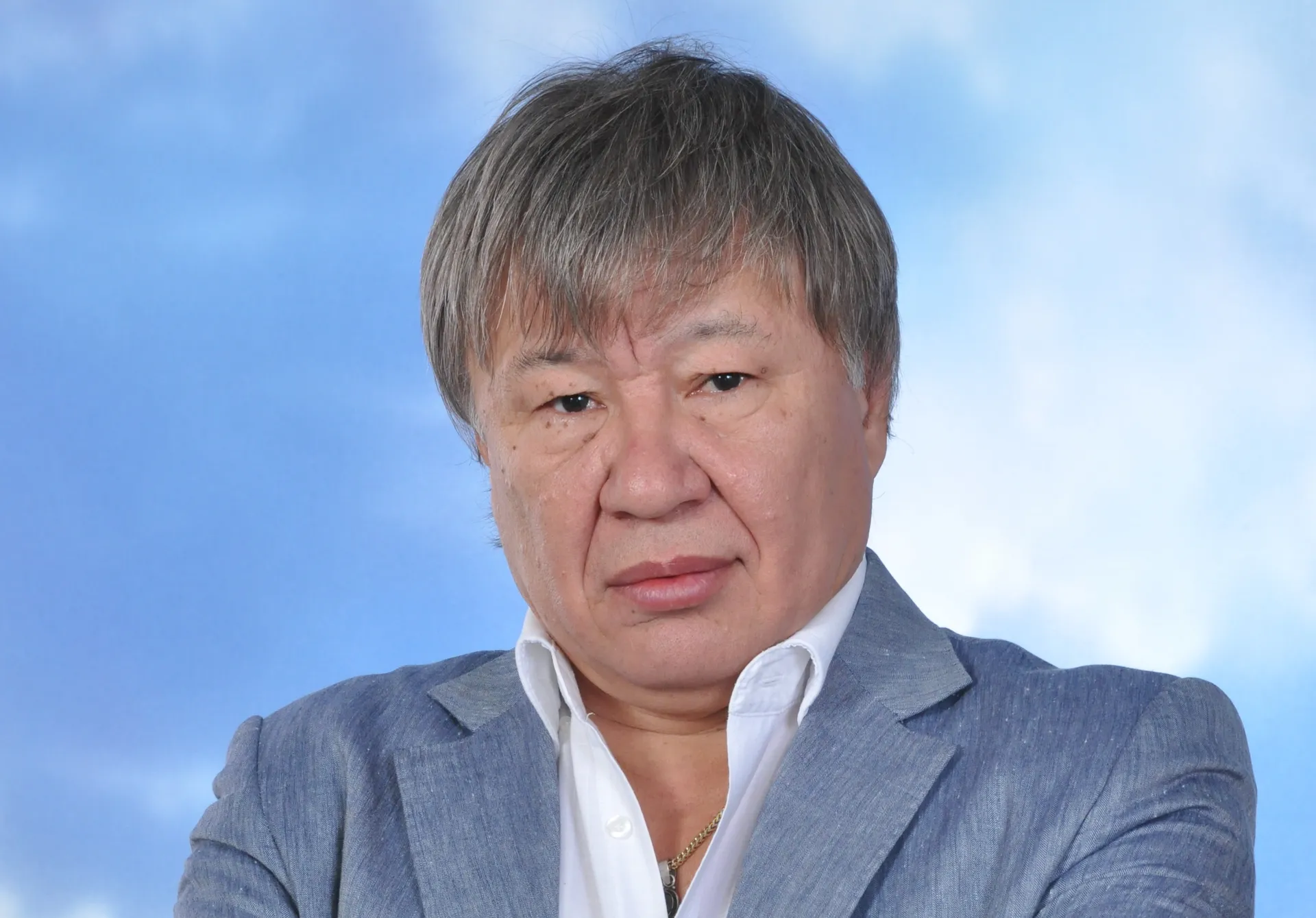 Капитал - В Алматы приняли резолюцию в пользу Қазақ елі