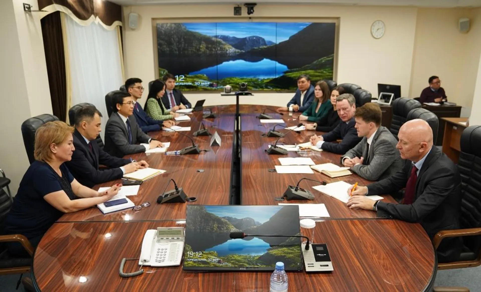 Капитал - Асхат Аймагамбетов встретился с представителями TikTok