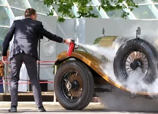 Капитал - Сгорел раритетный Bentley