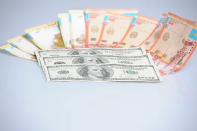 Дневные торги: 370,93 тенге за доллар