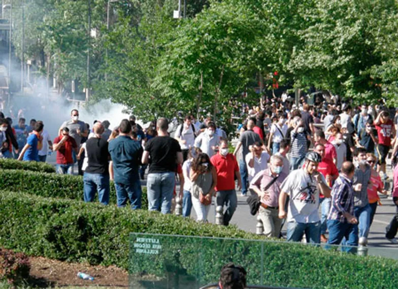 Капитал - Мэрия Стамбула отказалась от строительства на площади Таксим