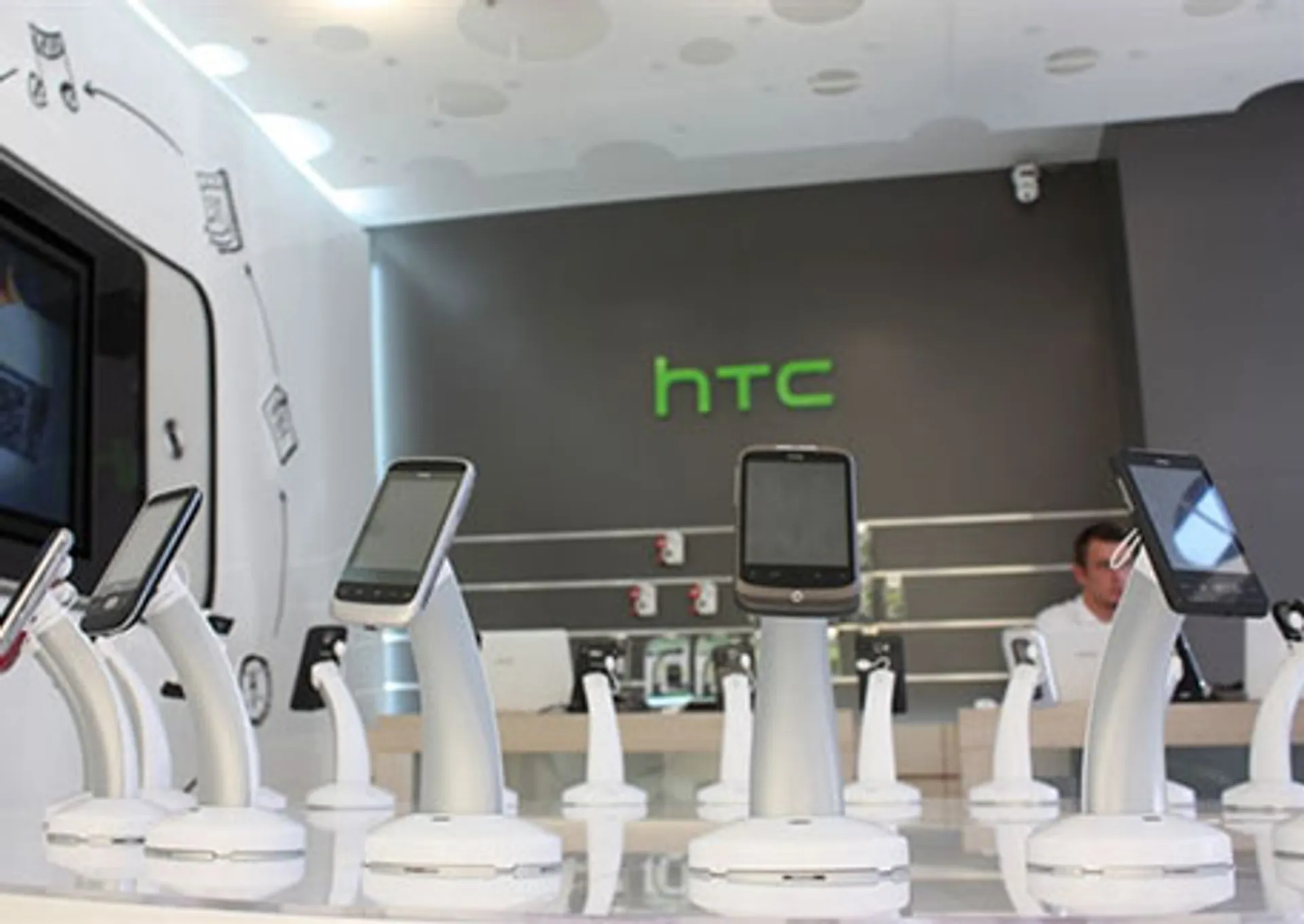 Капитал - НТС открывает фирменный салон в Алматы