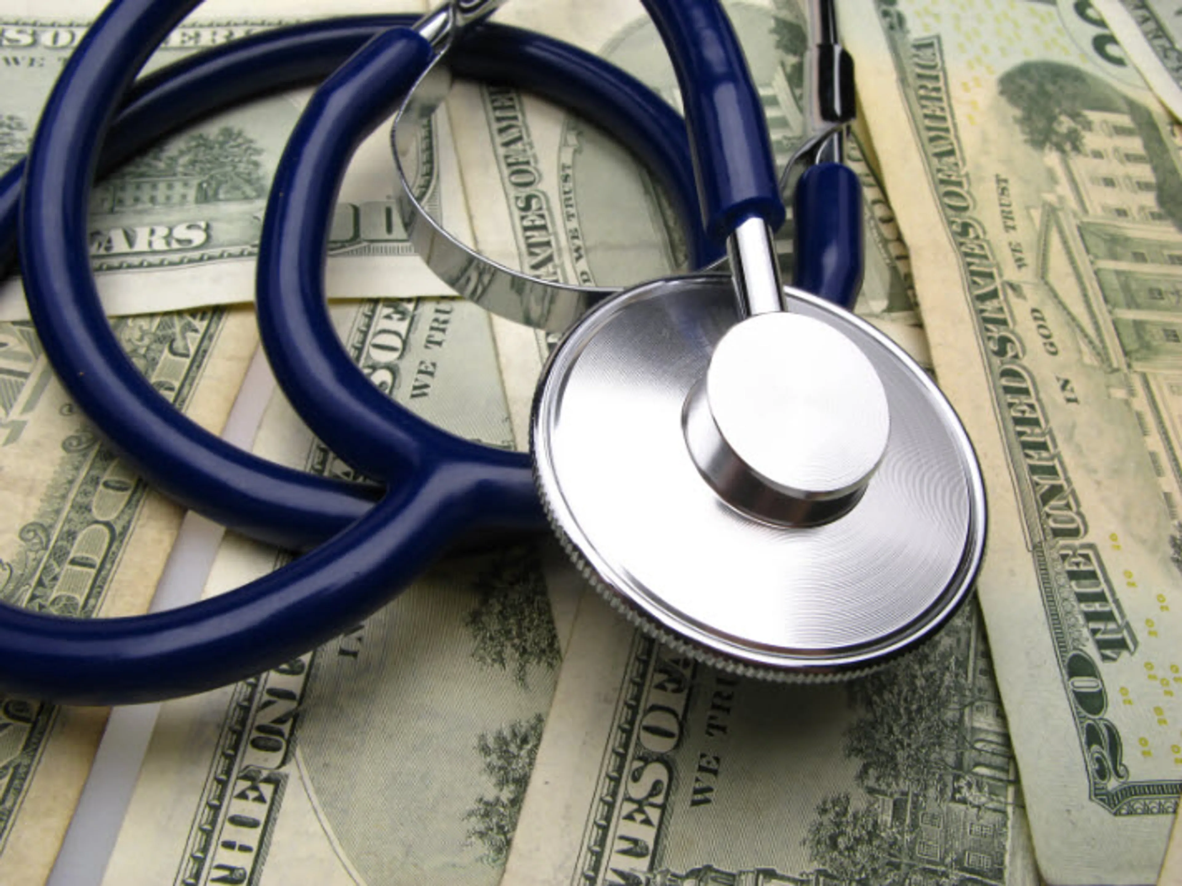 Капитал - 90% медицинских премий приходится на компании