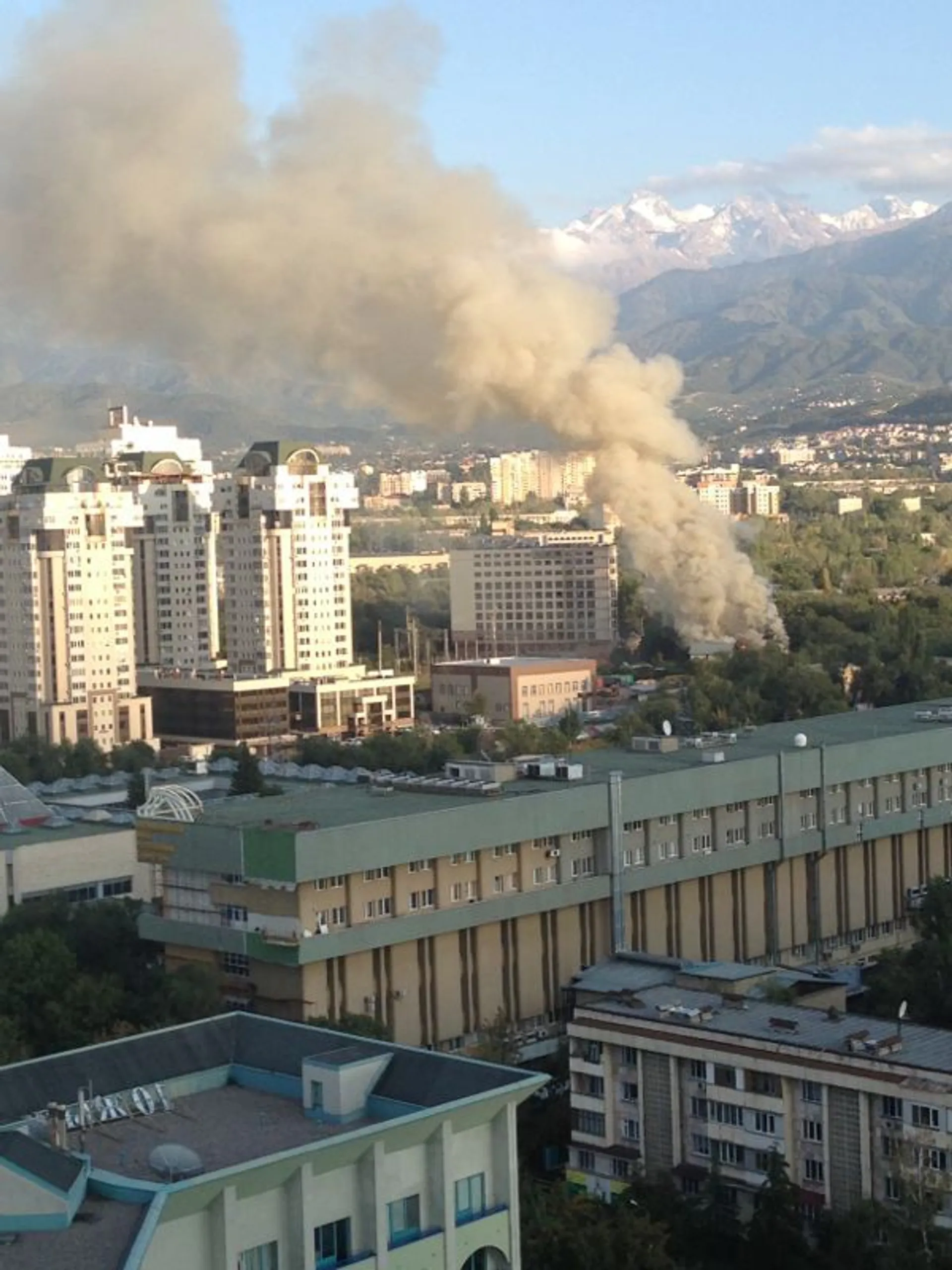 Капитал - В Алматы пожар в здании ночного клуба