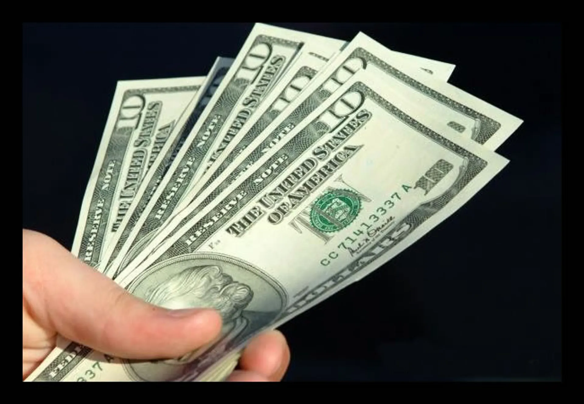 Капитал - Казахстанцы покупают долларов больше, чем продают