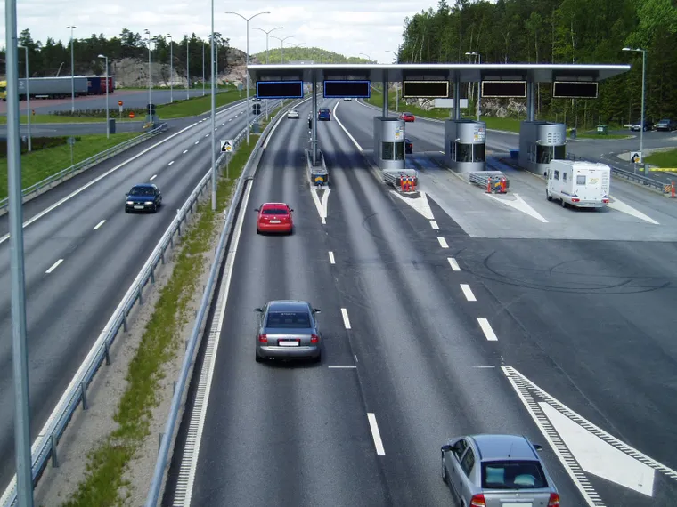 Капитал - Платные дороги – как выход из сложного положения?