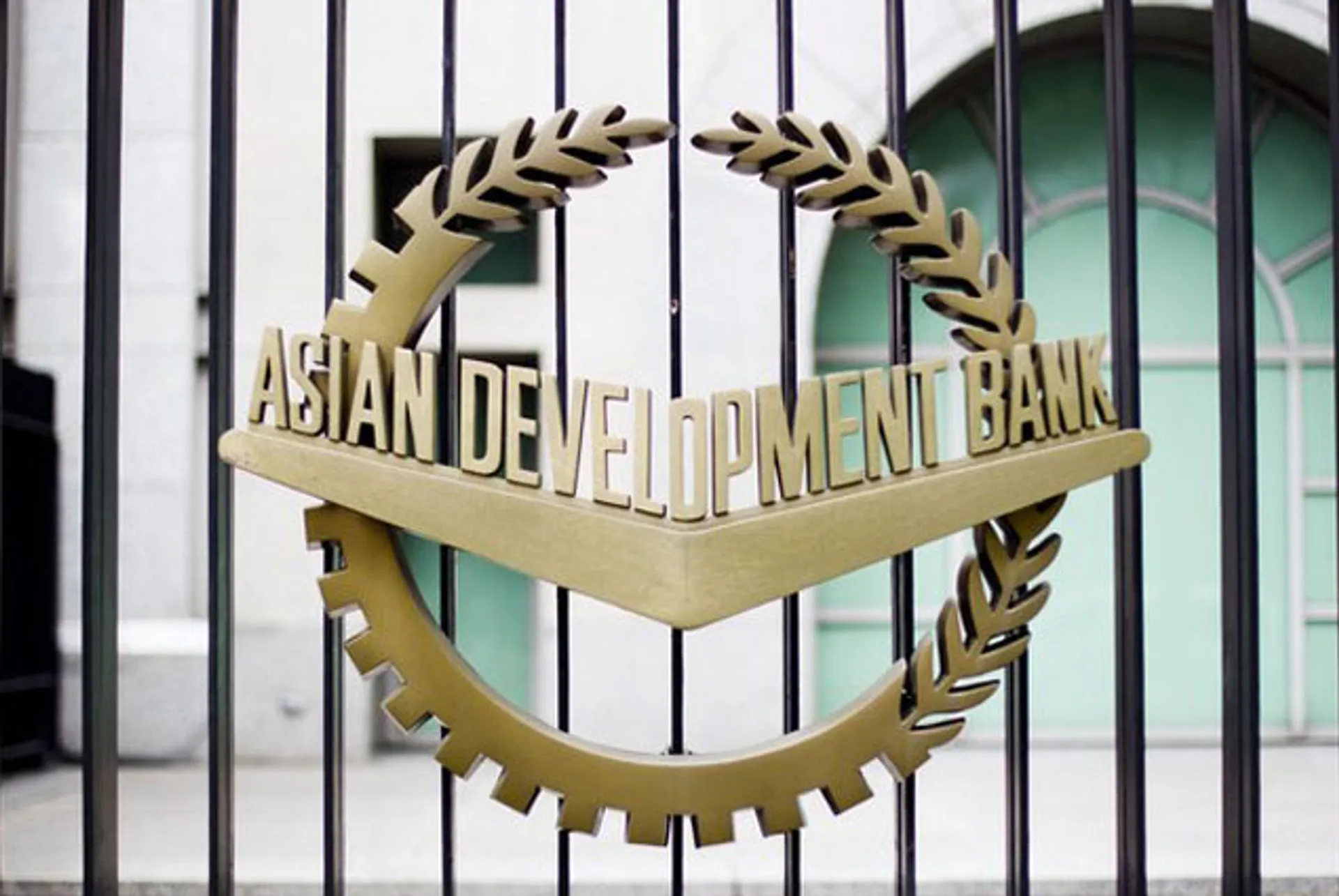 Капитал - Укрепляющийся доллар представляет угрозу для азиатских компаний