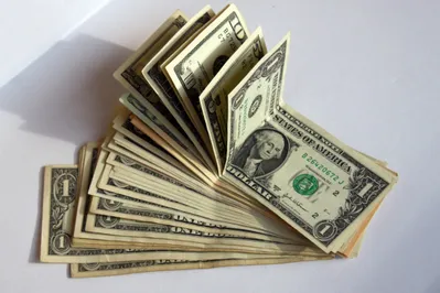 Курс доллара вторую неделю удерживается на уровне 185,05 тенге