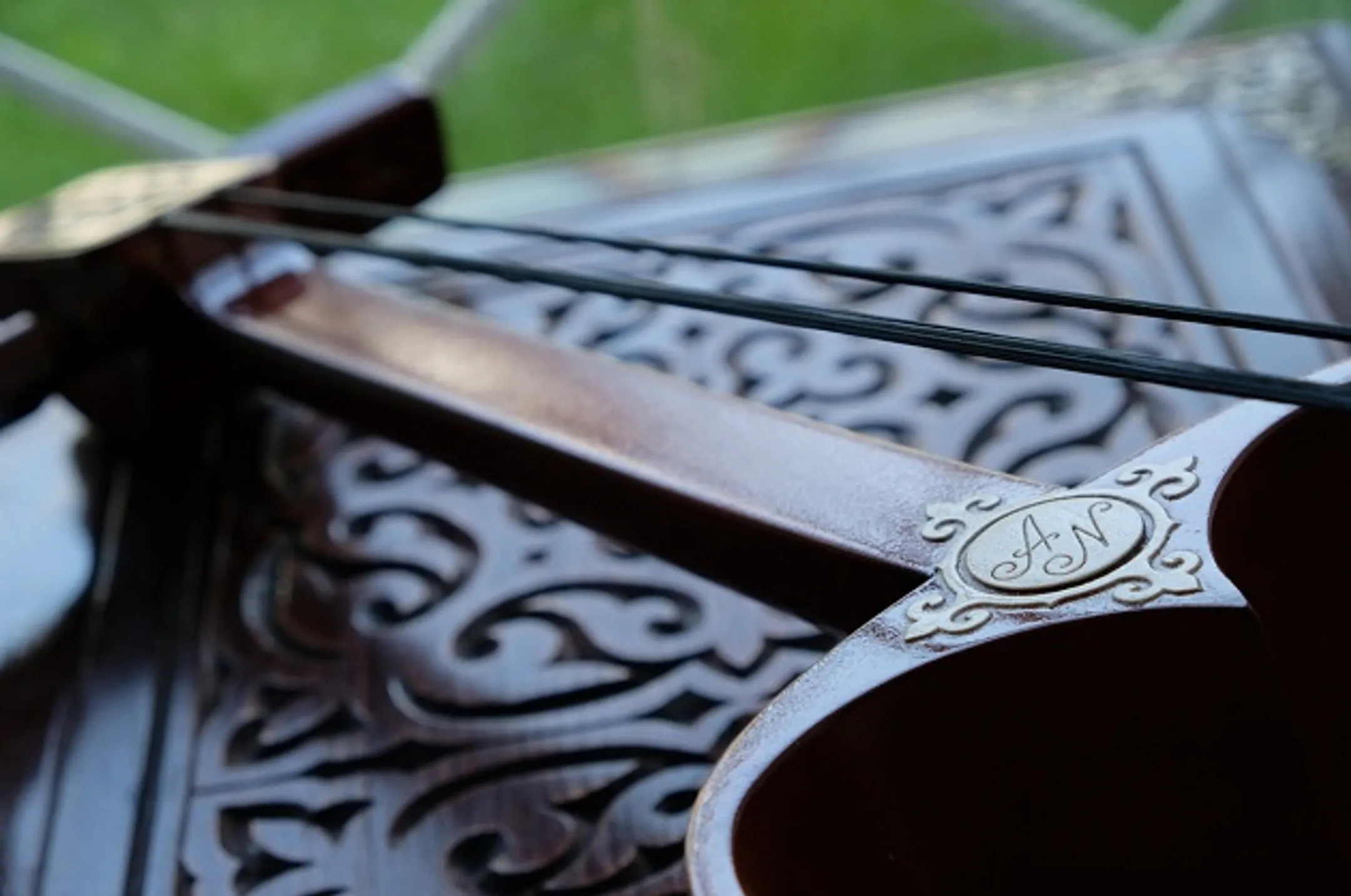 Почему юрист бросил карьеру ради музыкальных инструментов - Image Kapital.kz