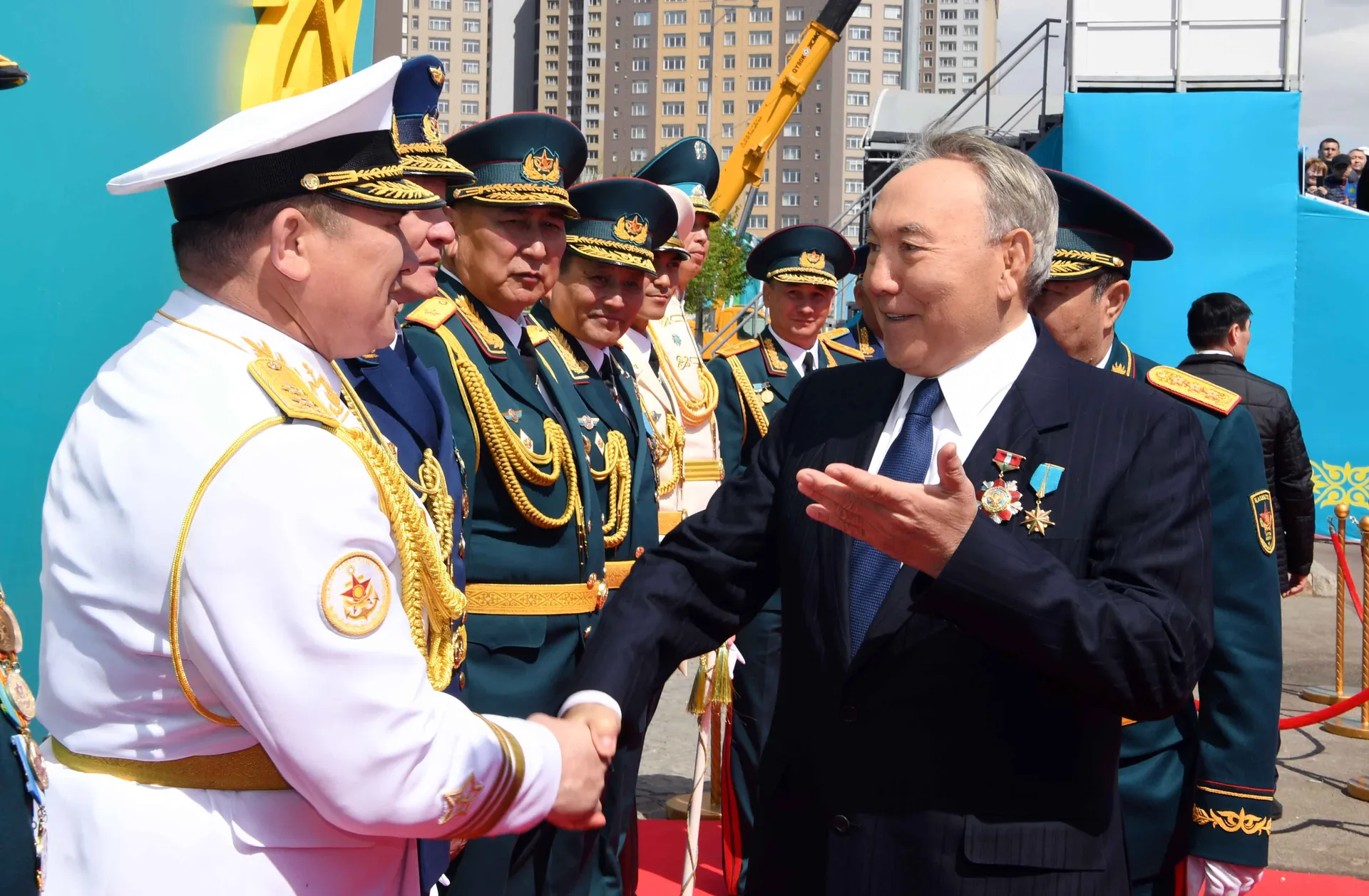 Капитал - Президент поздравил военнослужащих с 25-летием Вооруженных сил РК