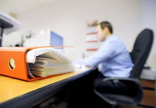 Капитал - Контроль рабочего времени на госслужбе внедряться не будет