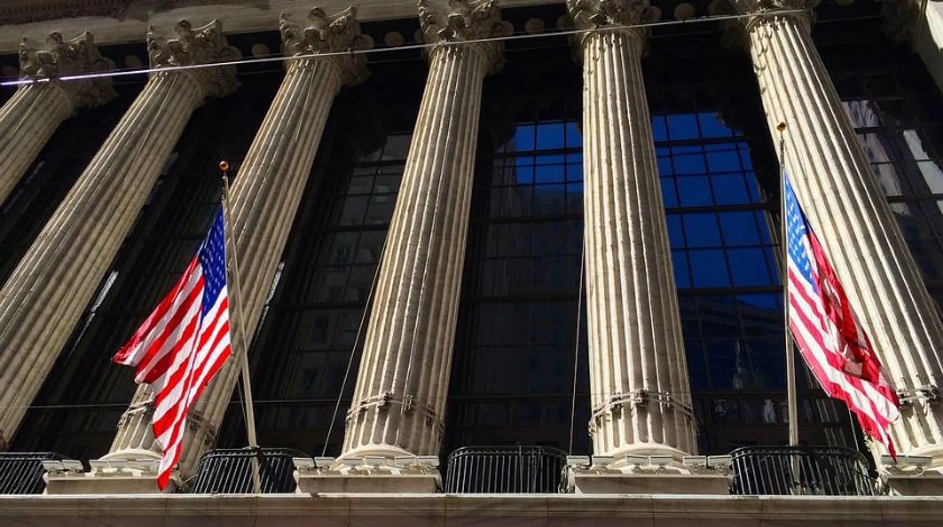 Капитал - Американские банки сообщили о снятии клиентами крупных сумм со счетов