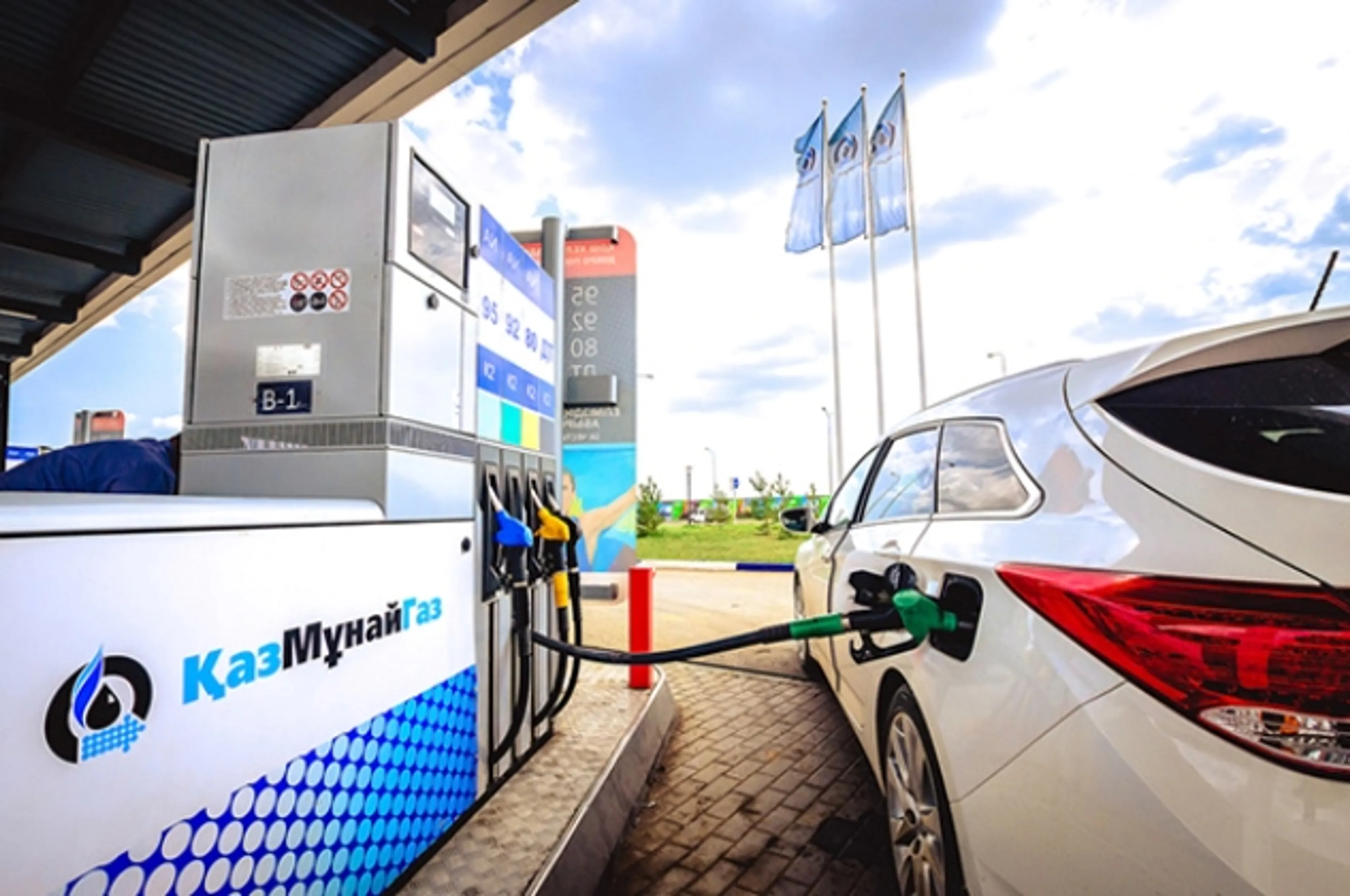 Капитал - «КазМунайГаз» продал сеть своих АЗС