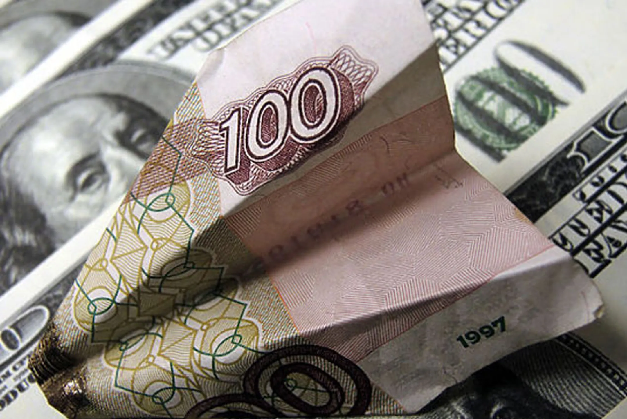 Цена на нефть падает вместе с рублем - Image Kapital.kz