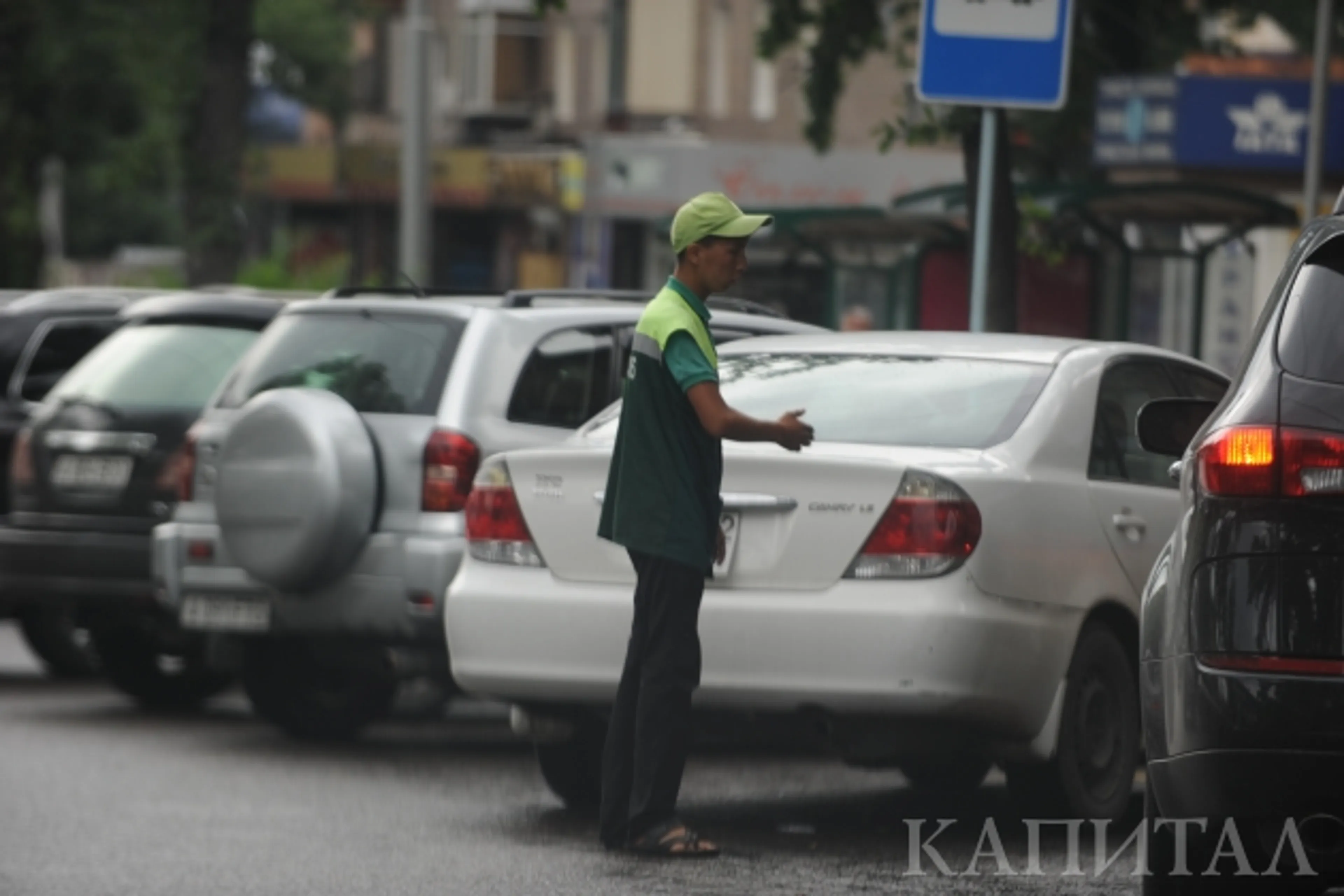 Капитал - С 1 ноября алматинцы могут не платить за парковки вдоль дорог