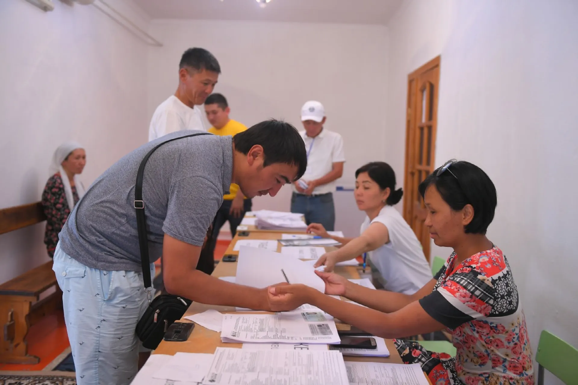 Капитал - В Арысе начали выдавать карточки для получения материальной помощи