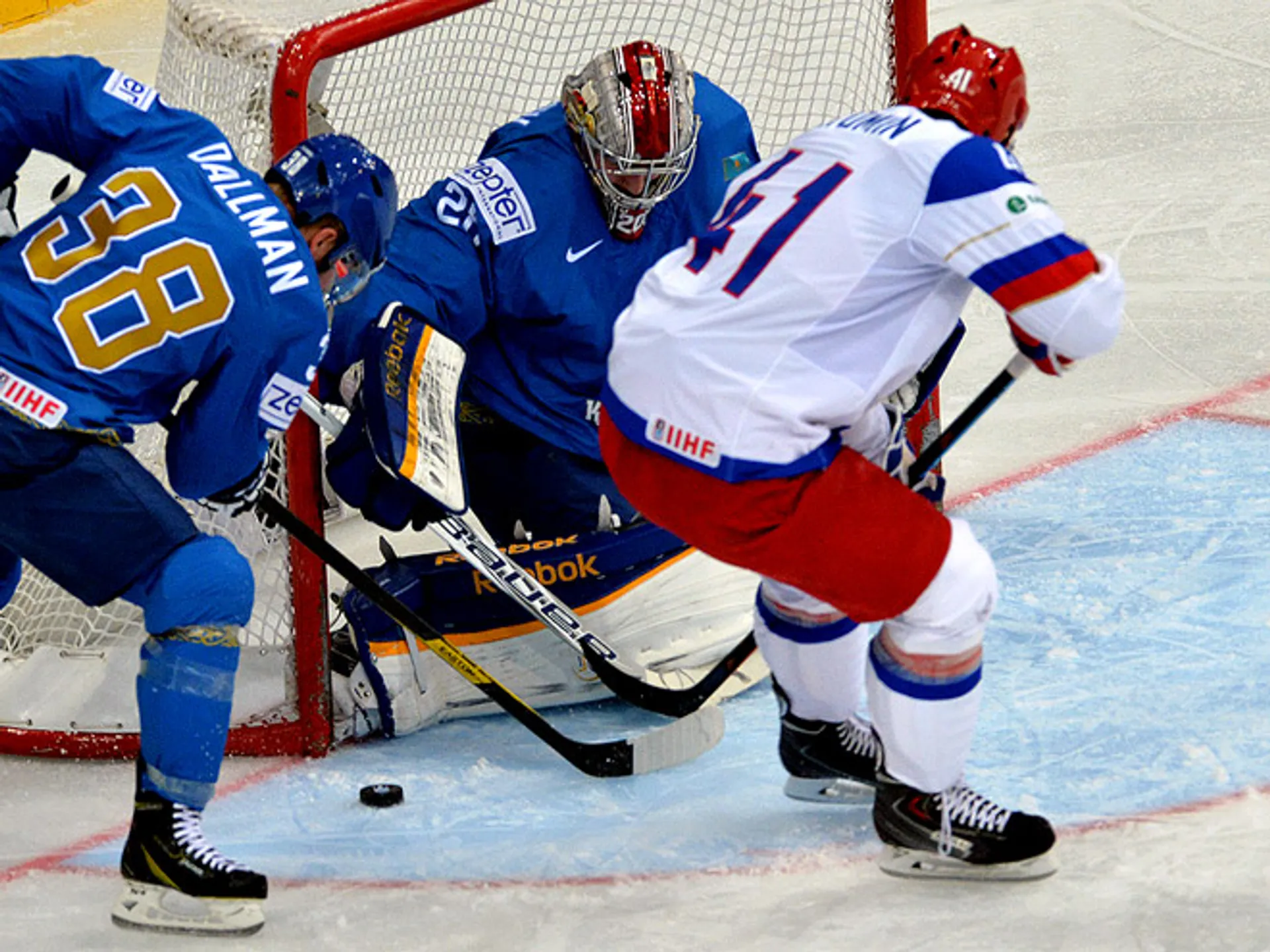 Капитал - Сборная Казахстана потерпела разгром в матче с Россией