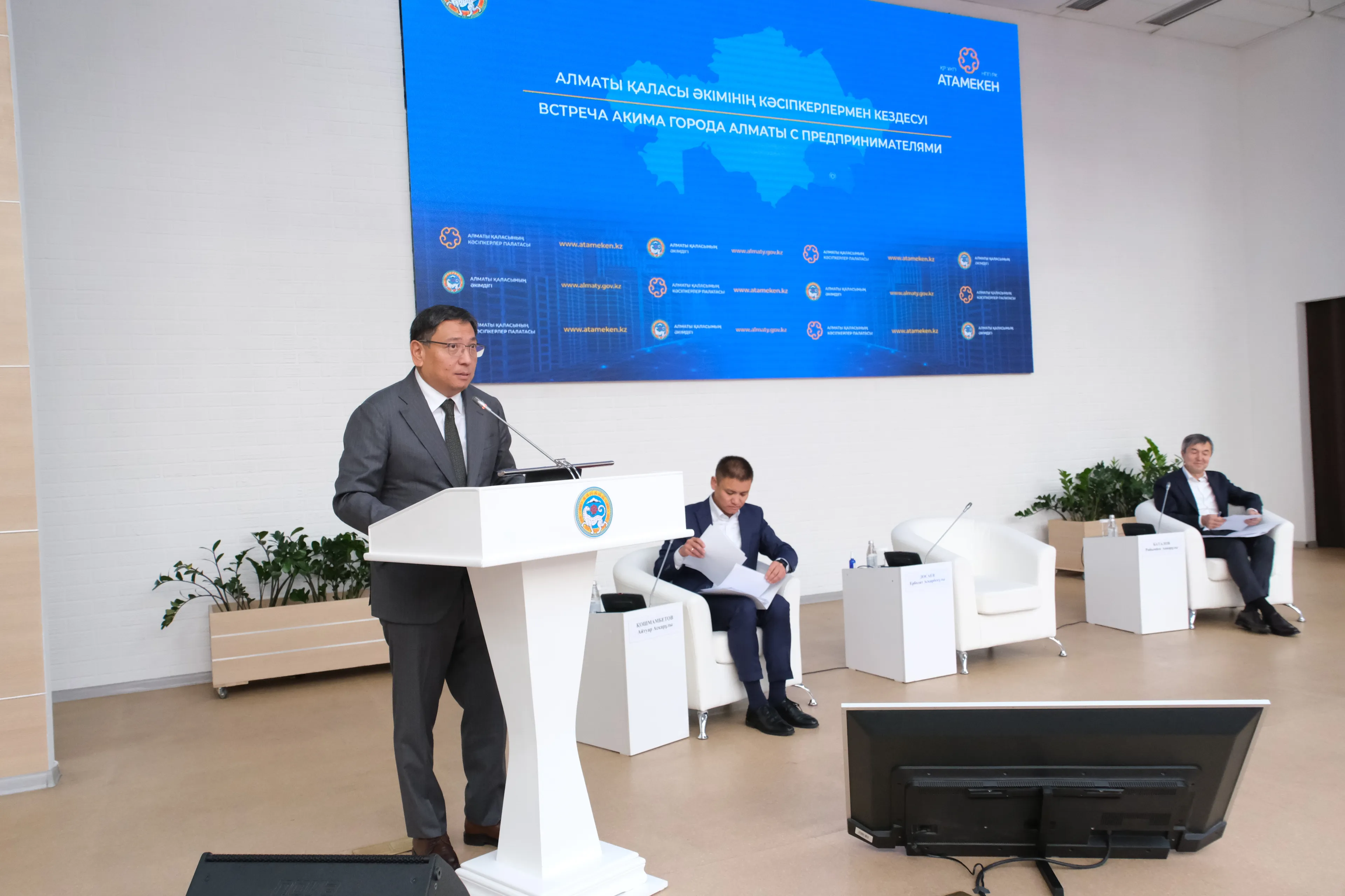 Капитал - Оборот рынков Алматы оценивается примерно в 2 трлн тенге