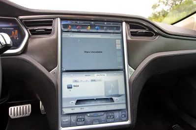 Tesla намерена создать свой музыкальный сервис