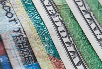 Короткая торговая неделя стала для тенге позитивной