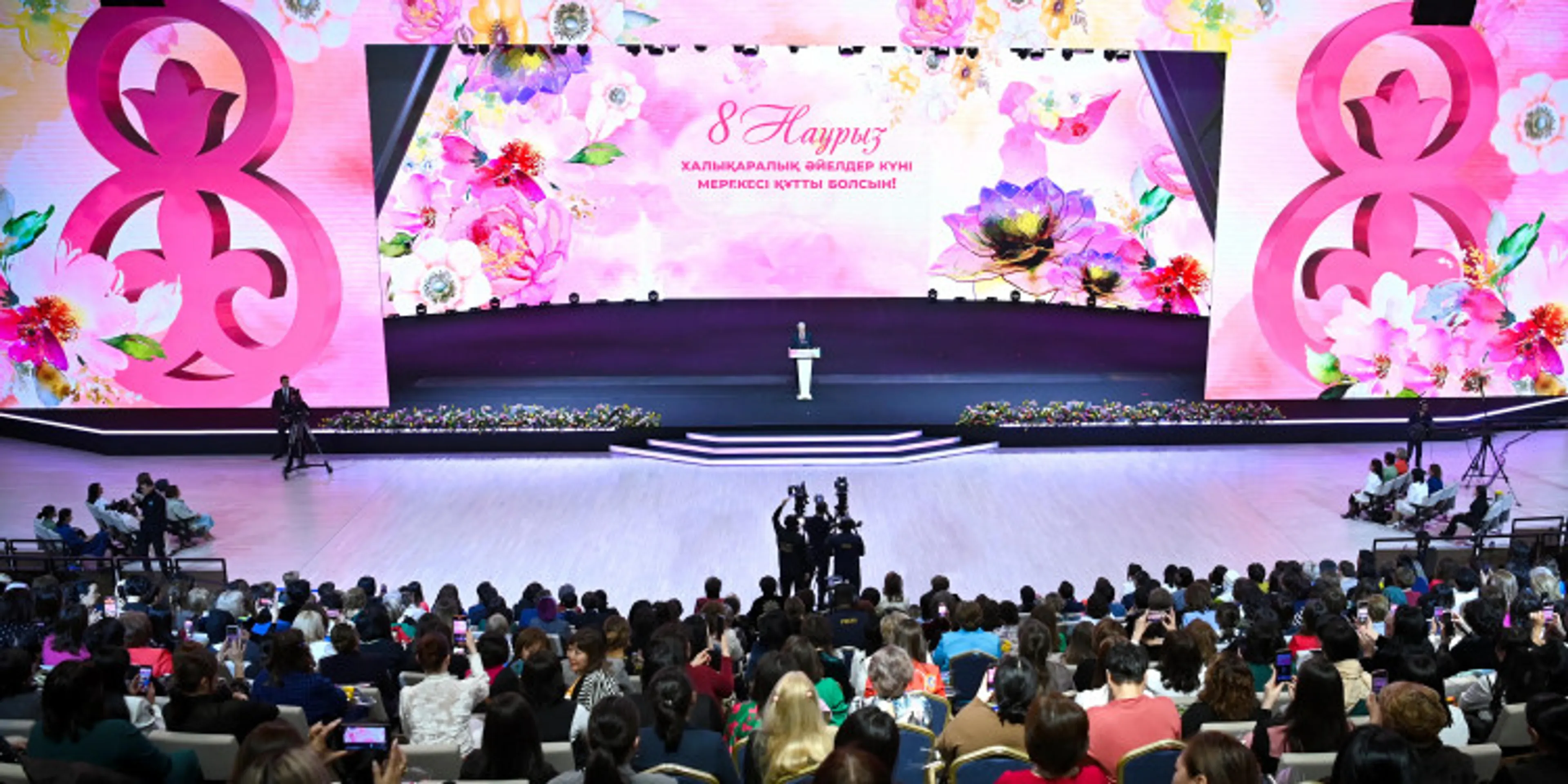 Капитал - Доля женщин в малом и среднем бизнесе достигла 42%