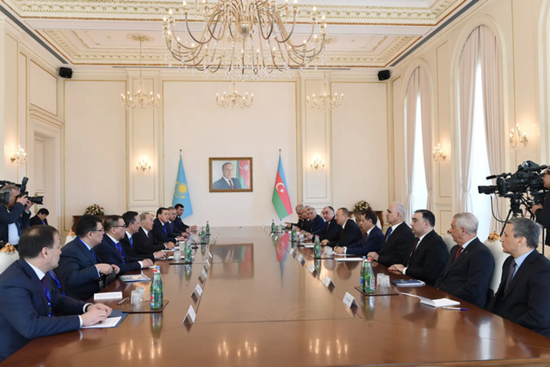 Капитал - Нурсултан Назарбаев награжден орденом Гейдара Алиева