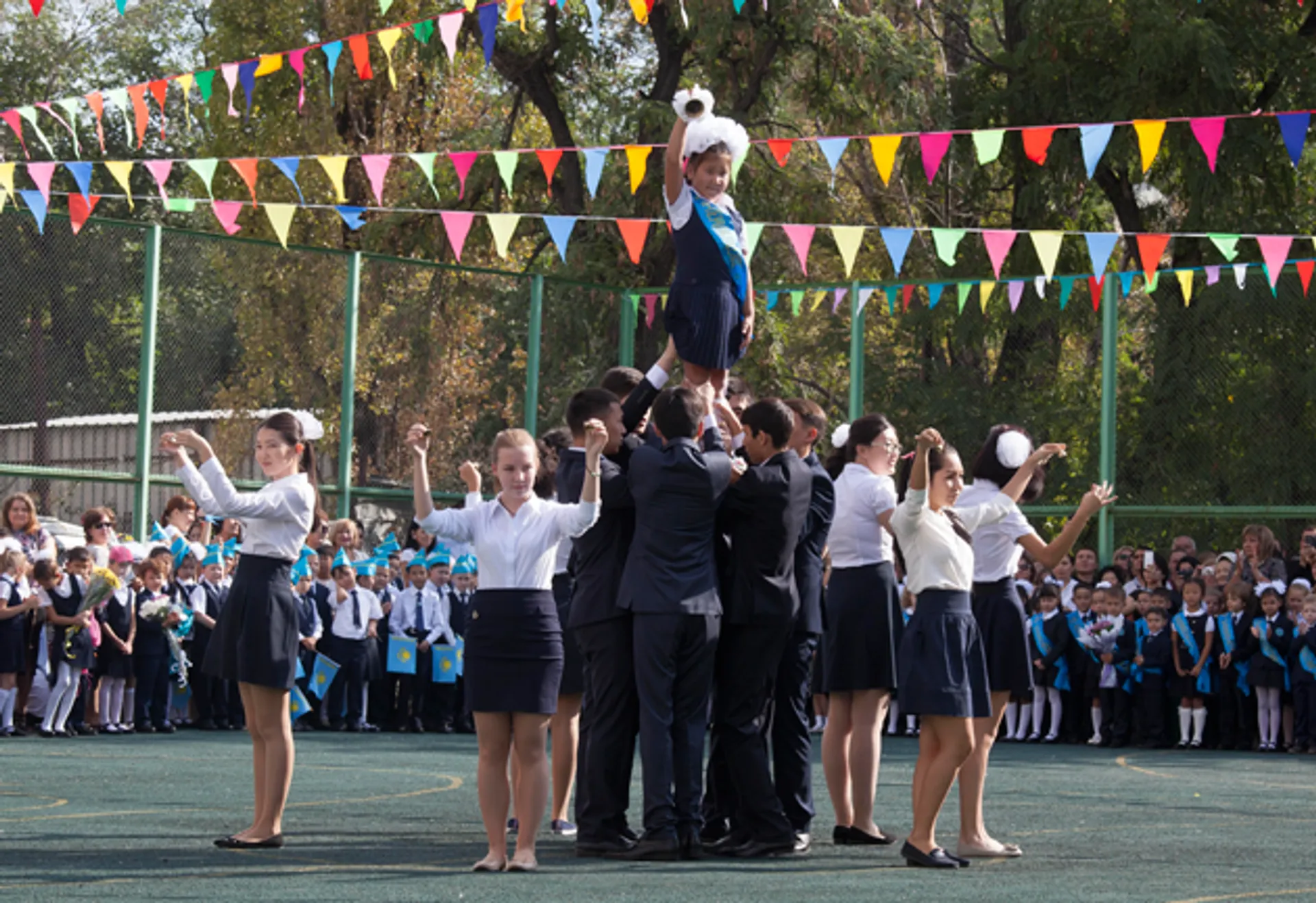 Капитал - Казахстанским школьникам сократят объем домашних заданий