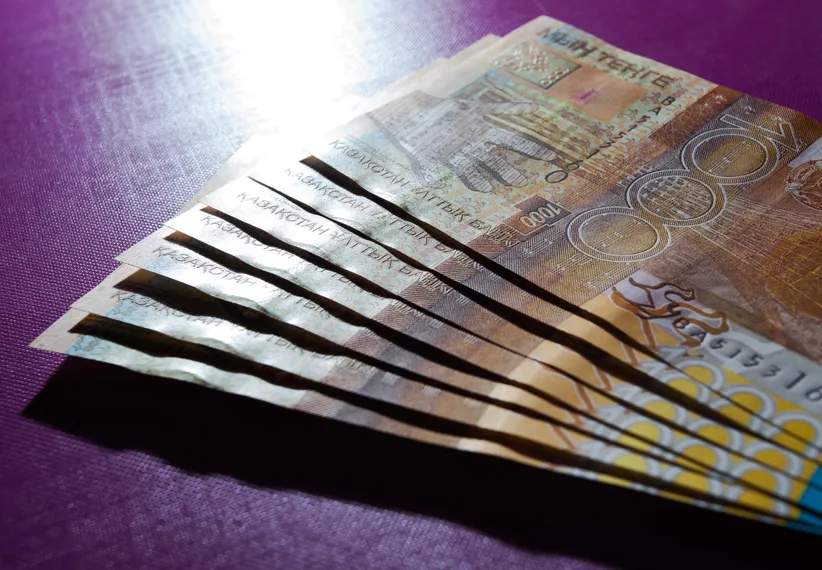 Капитал - С марта не будут принимать банкноты 1000 тенге старого образца