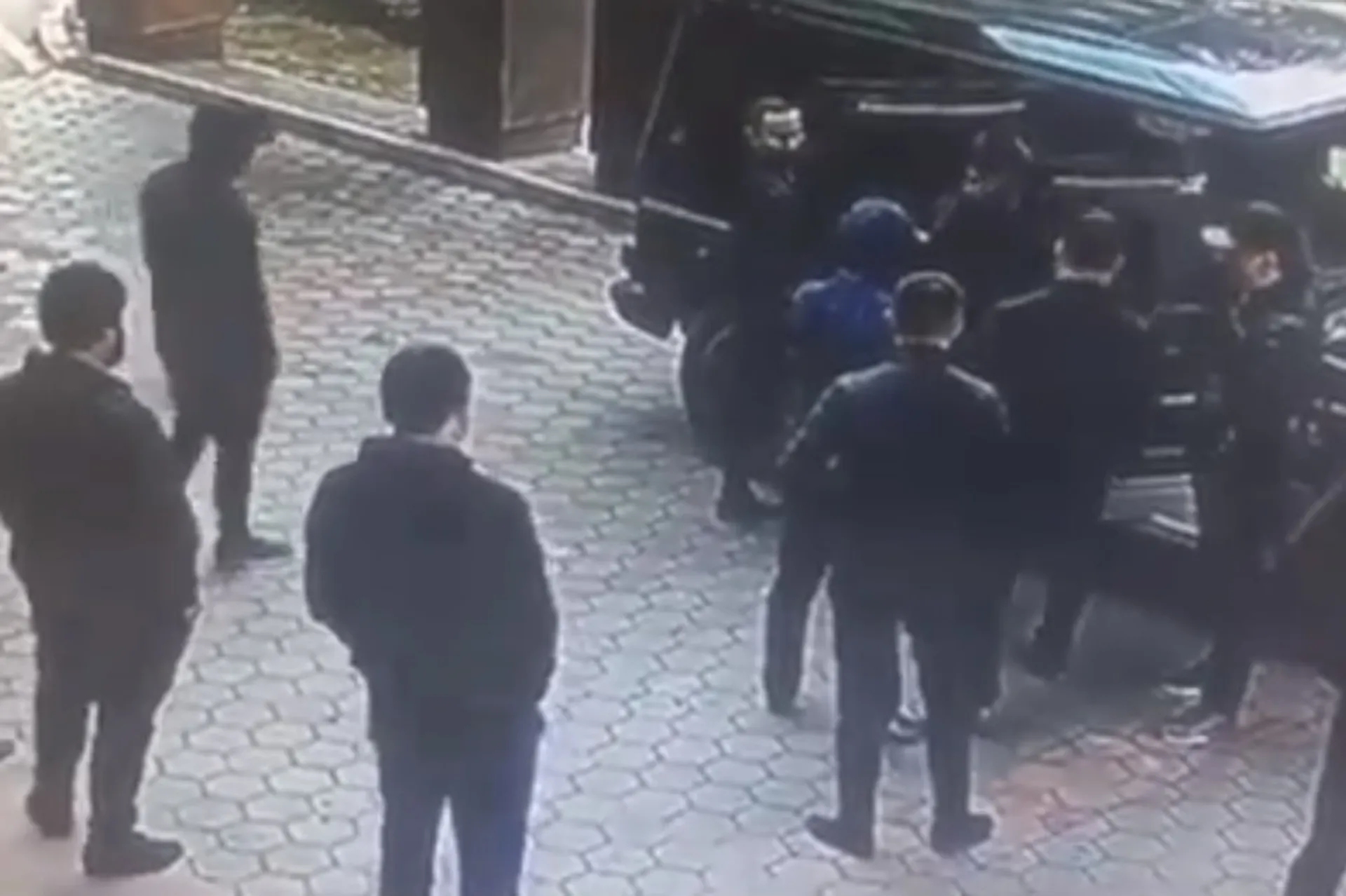 Капитал - Стрельба в центре Алматы: задержаны четверо подозреваемых