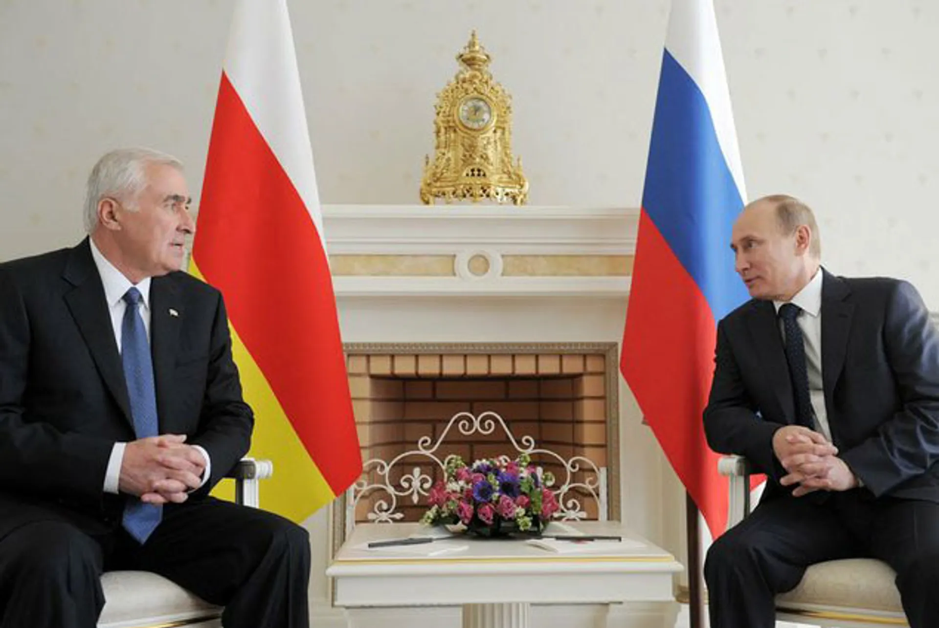 Капитал - Путин ставит под контроль Южную Осетию