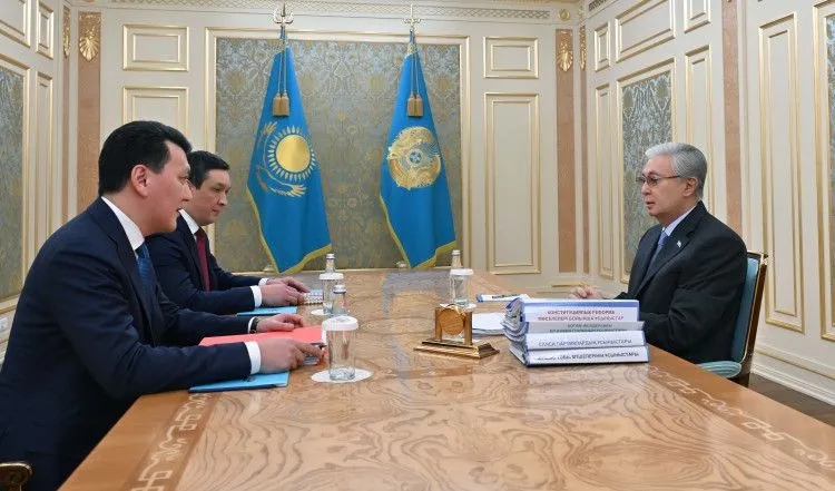 Президенту рассказали о поступающих предложениях по конституционной реформе