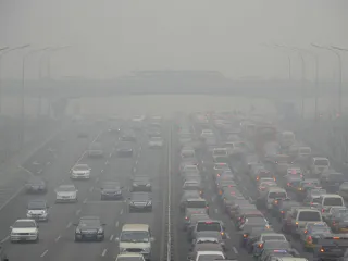 Капитал - Смог парализовал движение в Пекине