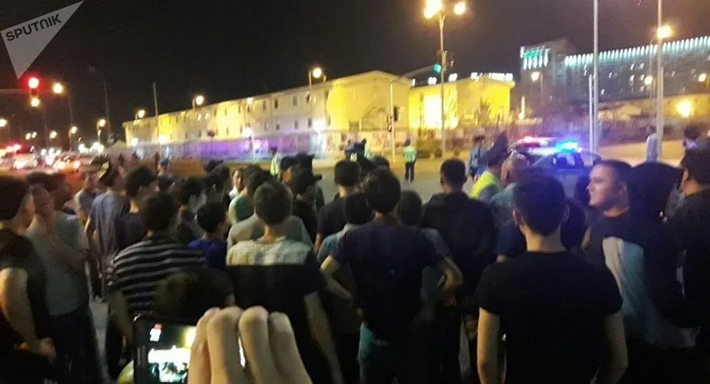 Капитал - Из-за конфликта между рабочими полиция перекрыла улицы в Астане